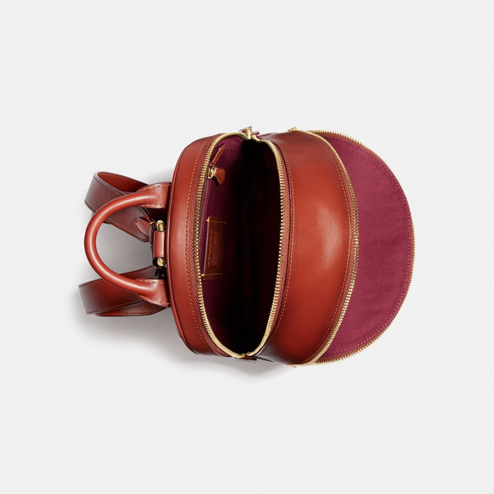 CARRIE BACKPACK 23 IN SIGNATURE CANVAS - Vistas alternativas 3