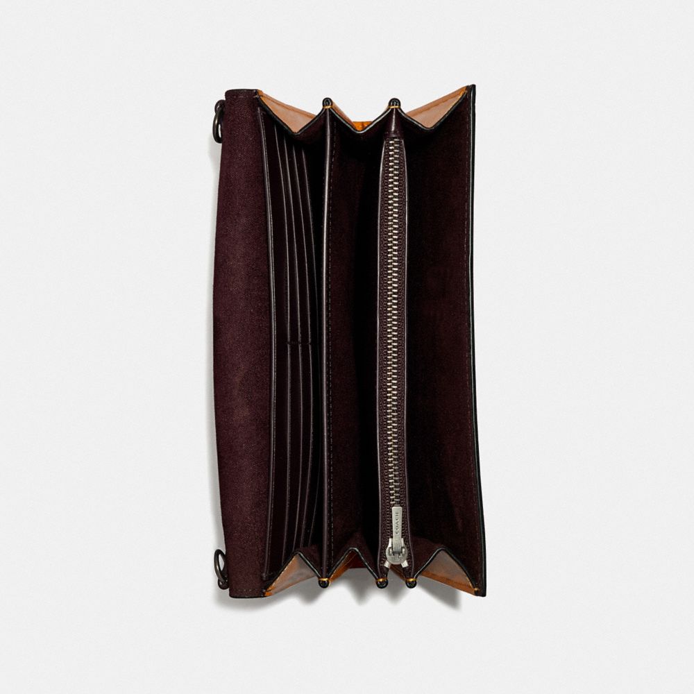 TABBY CHAIN CLUTCH IN COLORBLOCK - Alternate View 2