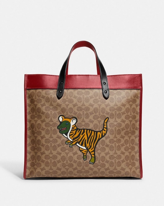 LUNAR NEW YEAR FIELD TOTE 40 IN SIGNATURE CANVAS WITH TIGER REXY